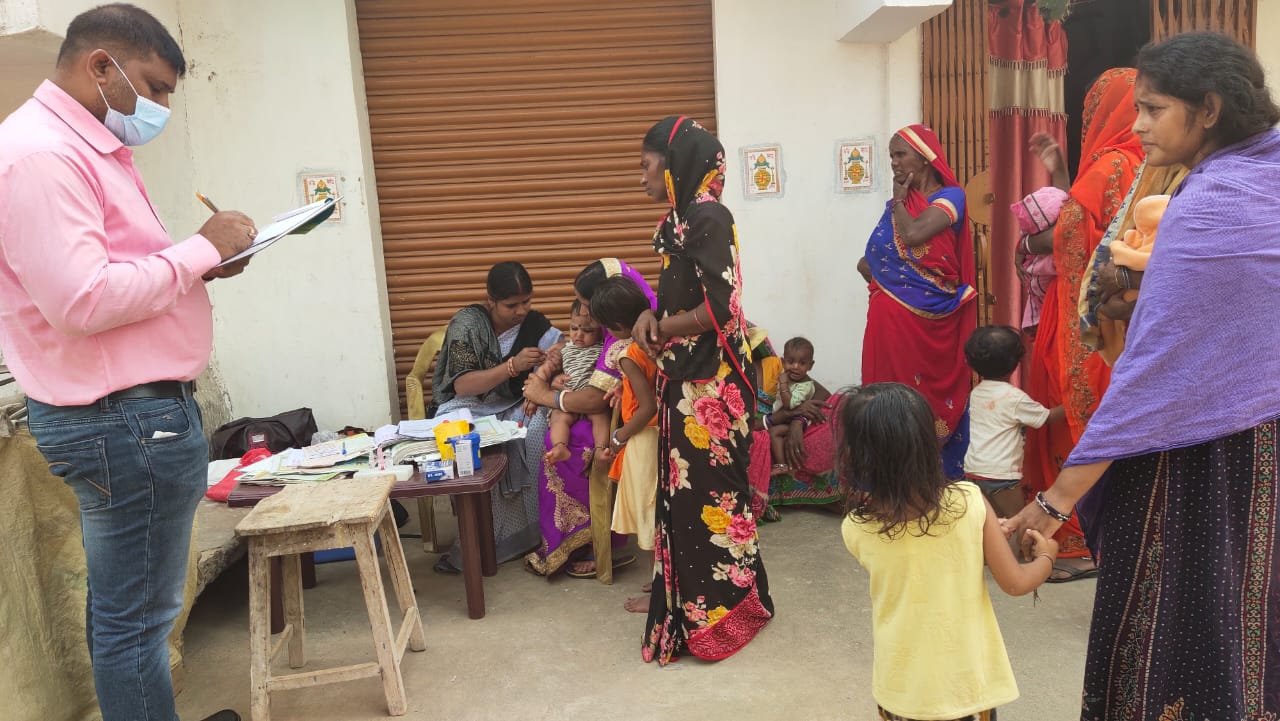 Choodiyaan | जिले में ऑगनबाड़ी केंद्रों पर टीकाकरण का हुआ आयोजन
